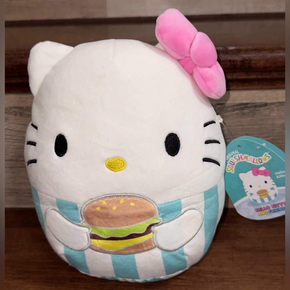 HELLO KITTY WITH BURGER SANRIO SQUISHMALLOWS 8" - NEW